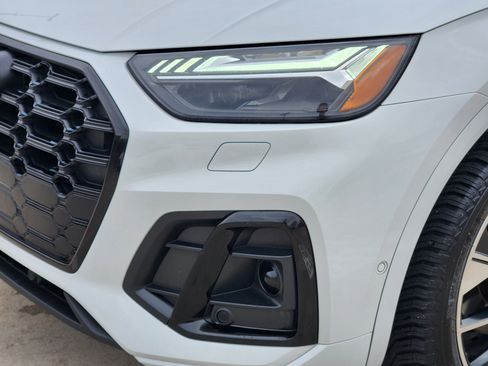 Used 2022 Audi SQ5 Prestige w/ Prestige Package image 6