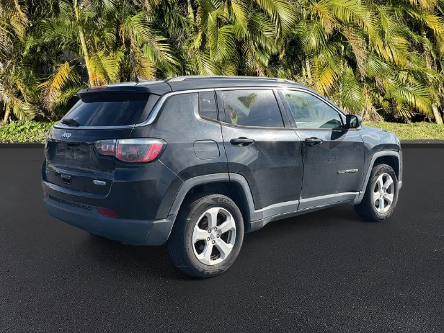 Used 2019 Jeep Compass Latitude AWD/4WD image 4