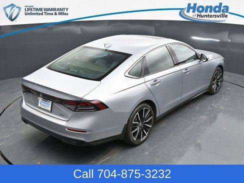 Used 2025 Honda Accord Touring image 37