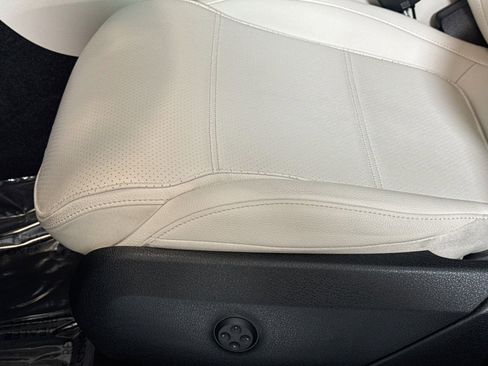 Certified 2024 Mercedes-Benz GLC 300 4MATIC image 18