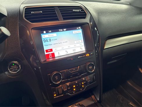 Used 2019 Ford Explorer XLT w/ Equipment Group 201A FWD image 27