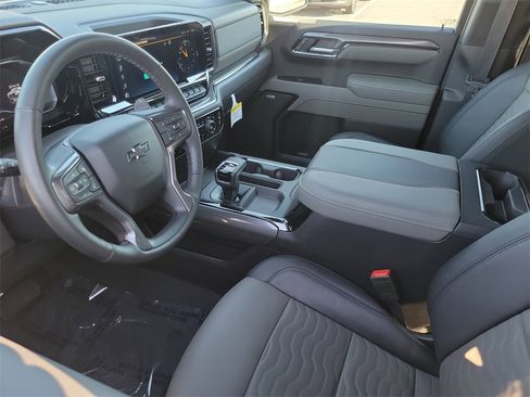 Used 2025 Chevrolet Silverado 1500 ZR2 w/ Technology Package image 4