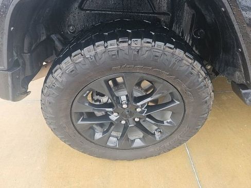 Used 2021 Jeep Wrangler Unlimited Sahara AWD/4WD image 12