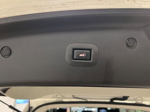 Used 2020 Nissan Armada Platinum w/ Interior Lighting Package AWD/4WD image 38
