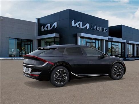 New 2026 Kia EV6 Wind RWD image 6