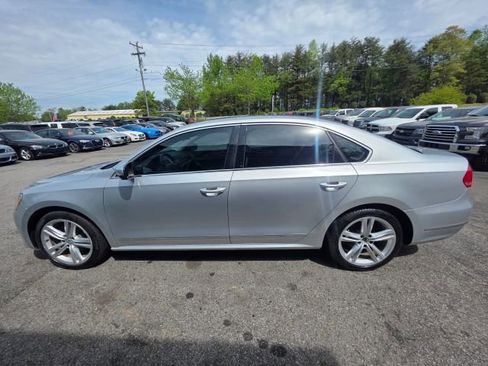 Used 2015 Volkswagen Passat 1.8T SE image 8