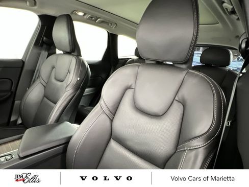 Used 2023 Volvo XC60 B5 Ultimate w/ Climate Package image 14