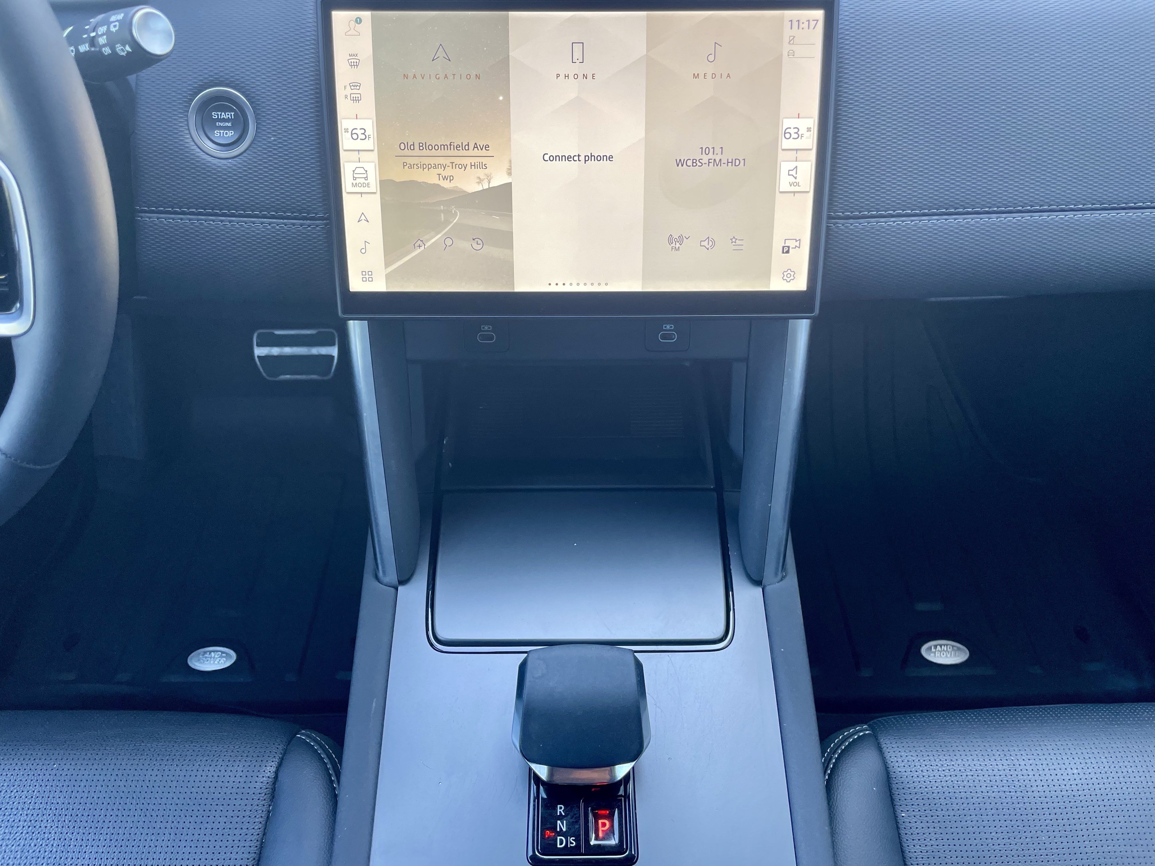 Certified 2025 Land Rover Discovery Sport Dynamic SE AWD/4WD image 19