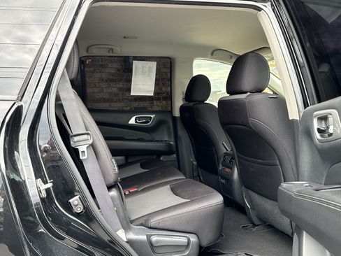 Used 2019 Nissan Pathfinder SV w/ Cargo Package AWD/4WD image 14
