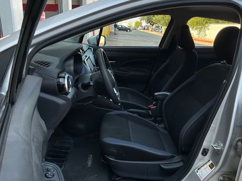 Used 2025 Nissan Versa SV w/ Trunk Package FWD image 10
