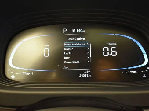 Used 2025 Hyundai Venue SEL image 28