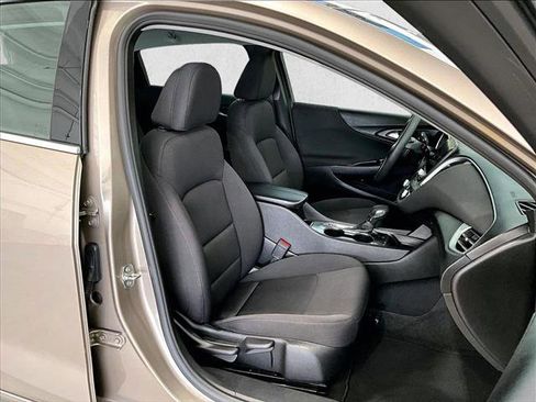Used 2023 Chevrolet Malibu LT FWD image 9