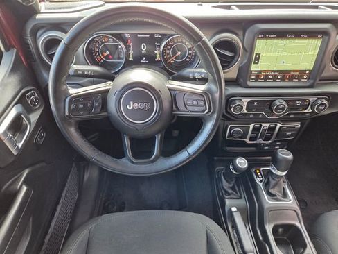 Used 2021 Jeep Gladiator Willys image 17