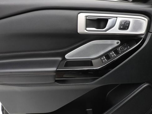 Used 2021 Ford Explorer Platinum w/ Equipment Group 601A image 18