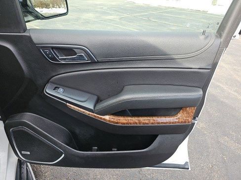 Used 2020 Chevrolet Suburban Premier image 15