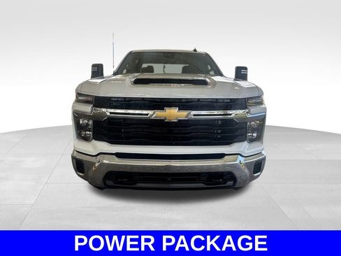 Used 2024 Chevrolet Silverado 2500 LT image 9