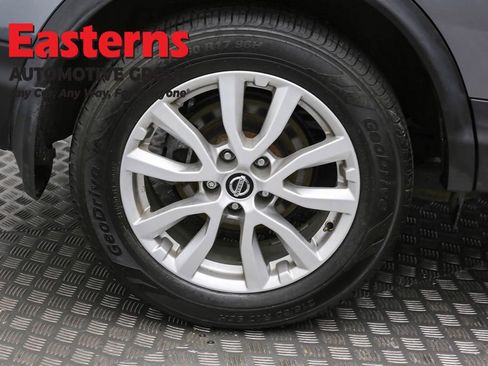 Used 2021 Nissan Rogue Sport S image 30