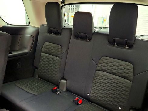 Used 2025 Nissan Pathfinder SV FWD image 19