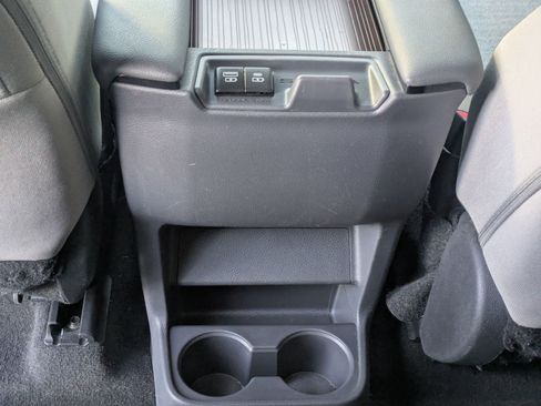 Used 2024 Toyota Sienna LE image 21