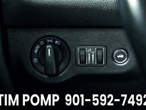 Used 2019 Dodge Challenger SXT image 25