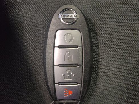Used 2020 Nissan Pathfinder SV FWD image 32