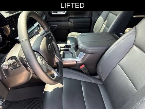 Used 2023 Chevrolet Silverado 1500 LT Trail Boss w/ LT Trail Boss Premium Package AWD/4WD image 18