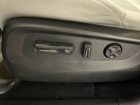 Used 2018 Honda CR-V EX image 12