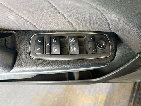 Used 2022 Dodge Charger SXT AWD/4WD image 17