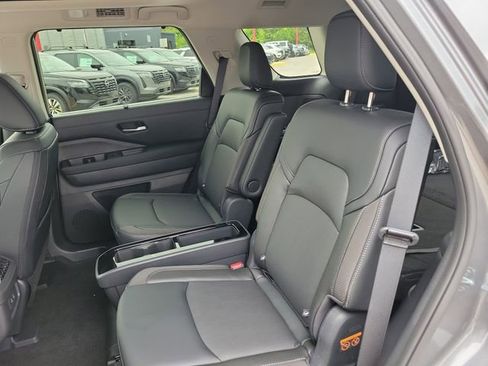 New 2026 Nissan Pathfinder SL AWD/4WD image 10