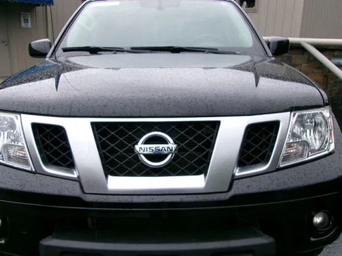 Used 2020 Nissan Frontier PRO-4X w/ Pro-4x Utility Package AWD/4WD image 6
