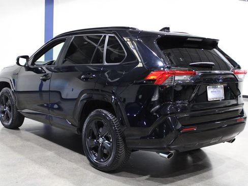 Used 2022 Toyota RAV4 SE w/ Weather & Moonroof Package AWD/4WD image 14