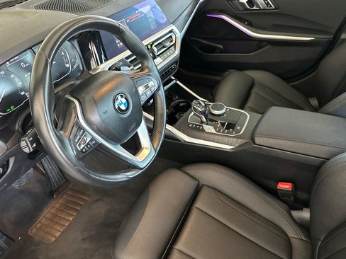 Used 2021 BMW 330i Sedan w/ Convenience Package RWD image 9