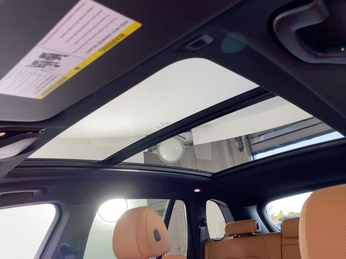 Used 2026 BMW X5 sDrive40i w/ Premium Package RWD image 12