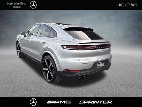 Used 2025 Porsche Cayenne Coupe AWD/4WD image 3