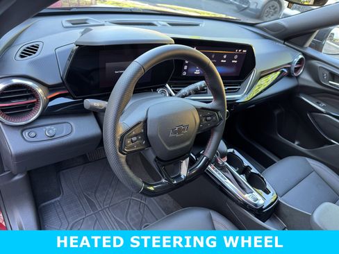 Used 2025 Chevrolet Trax RS w/ Driver Confidence Package image 16