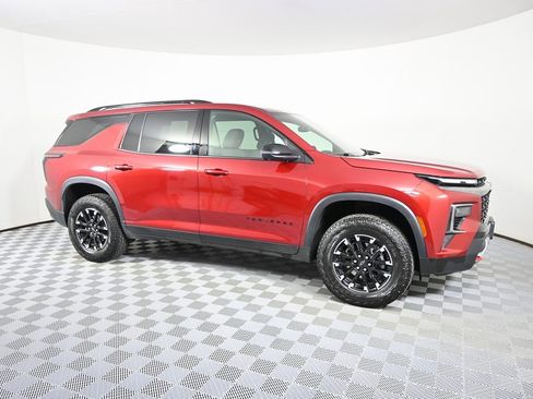 Used 2024 Chevrolet Traverse Z71 image 8