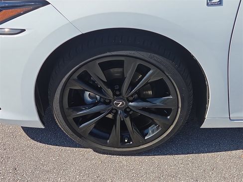 Used 2023 Lexus ES 300h F Sport image 12