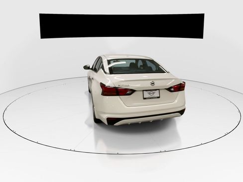 Used 2022 Nissan Altima 2.5 S FWD image 9