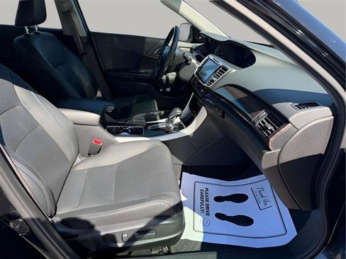 Used 2017 Honda Accord EX-L image 24