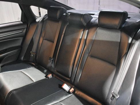 Used 2018 Honda Accord Sport image 23
