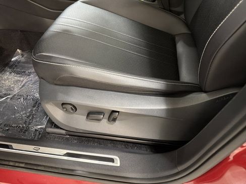 Certified 2024 Volkswagen Tiguan SE R-Line FWD image 13