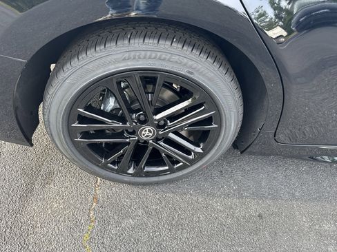 New 2025 Toyota Camry Hybrid image 11