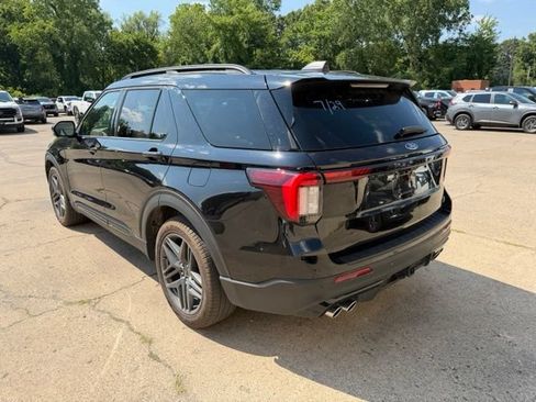 Used 2025 Ford Explorer ST AWD/4WD image 5