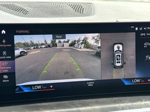 Used 2023 BMW X7 xDrive40i w/ Premium Package AWD/4WD image 15