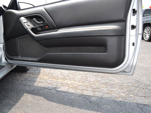 Used 2002 Chevrolet Camaro Z28 w/ SS Performance/Appearance Pkg image 33