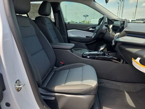 New 2026 Chevrolet Trax LT w/ Driver Confidence Package FWD image 15