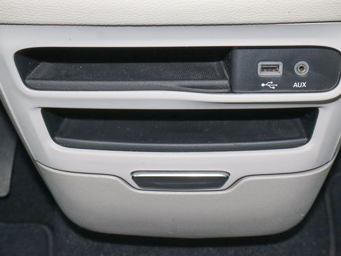 Used 2020 Chrysler Pacifica Limited image 25
