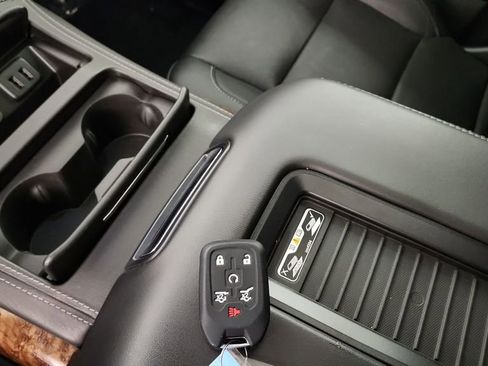 Used 2020 Chevrolet Tahoe Premier AWD/4WD image 23