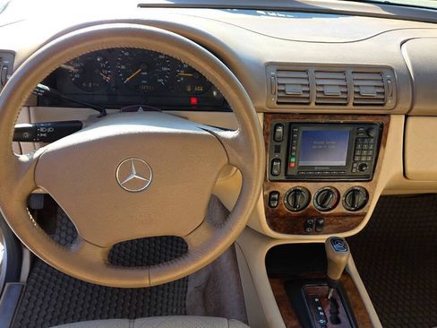 Used 2001 Mercedes-Benz ML 320 4MATIC image 49
