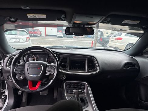 Used 2020 Dodge Challenger R/T RWD image 9